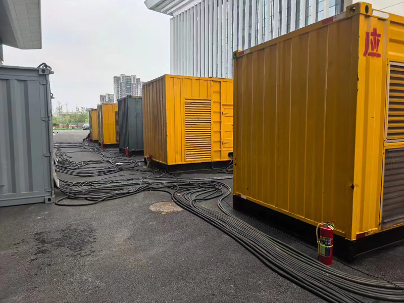 来宾不同季节柴油发电机组保养有哪些注意事项?