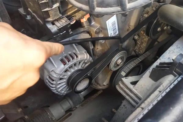 来宾转速传感器的工作原理是什么？